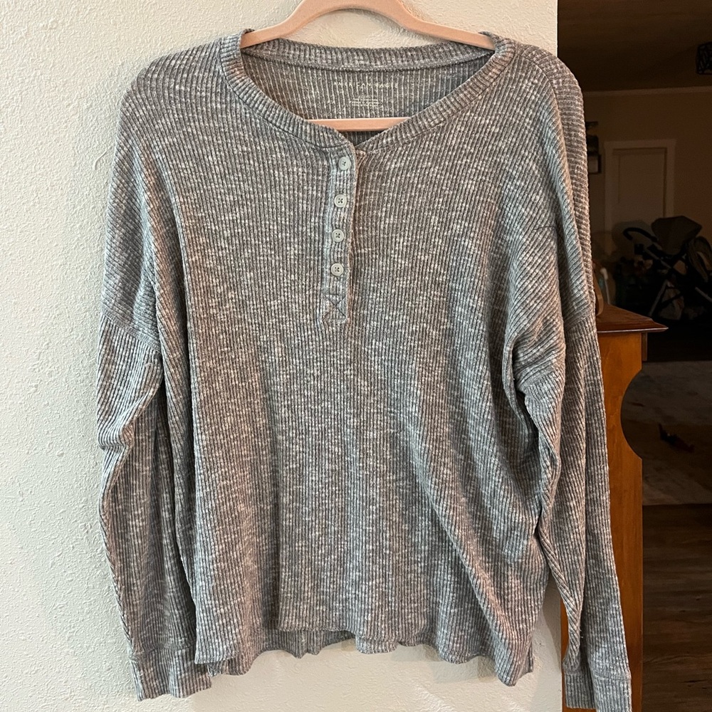 Large American Eagle gray sweater